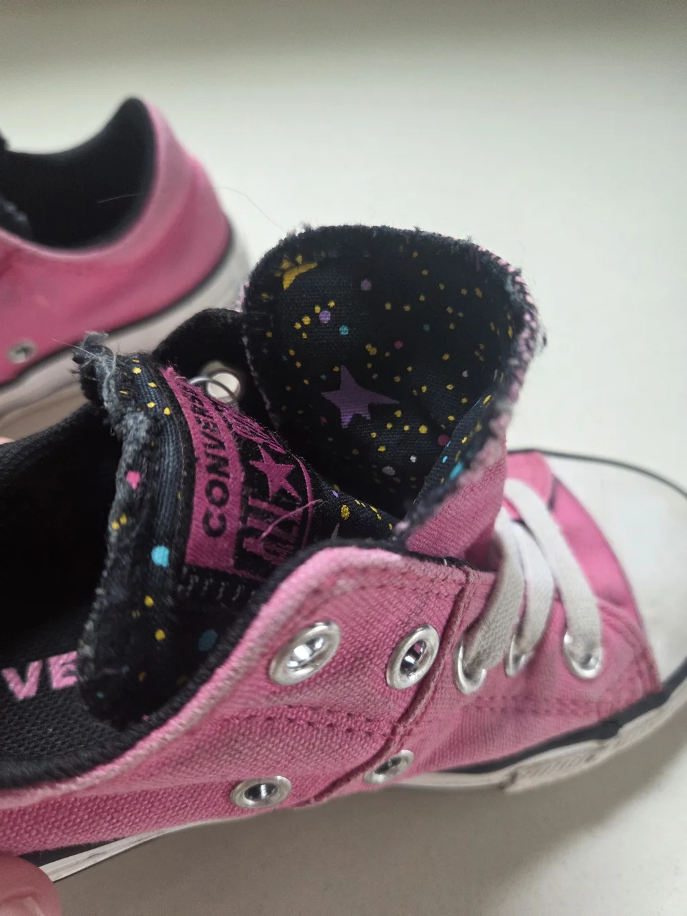 Converse bright pink